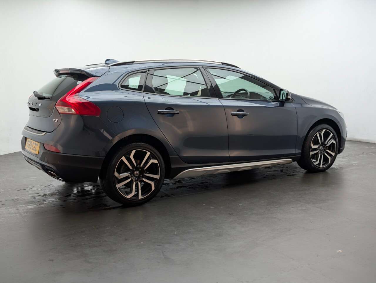 2019 VOLVO V40 CROSS COUNTRY 2019 VOLVO V40 CROSS COUNTRY