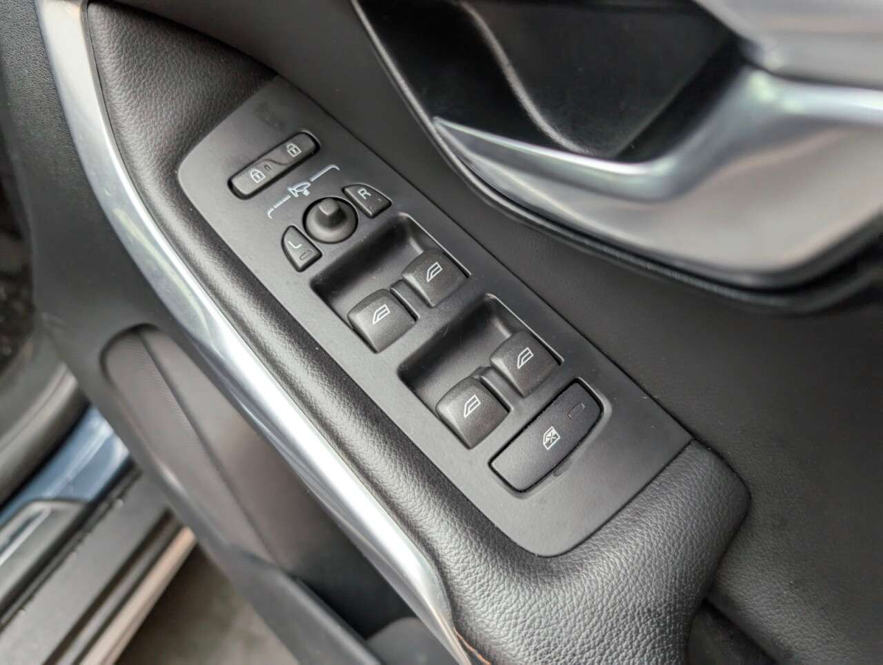 2019 VOLVO V40 CROSS COUNTRY 2019 VOLVO V40 CROSS COUNTRY