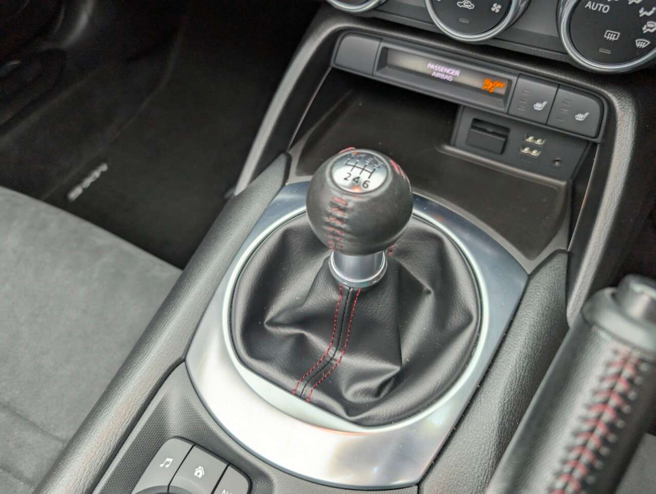 2016 MAZDA MX-5 2016 MAZDA MX-5