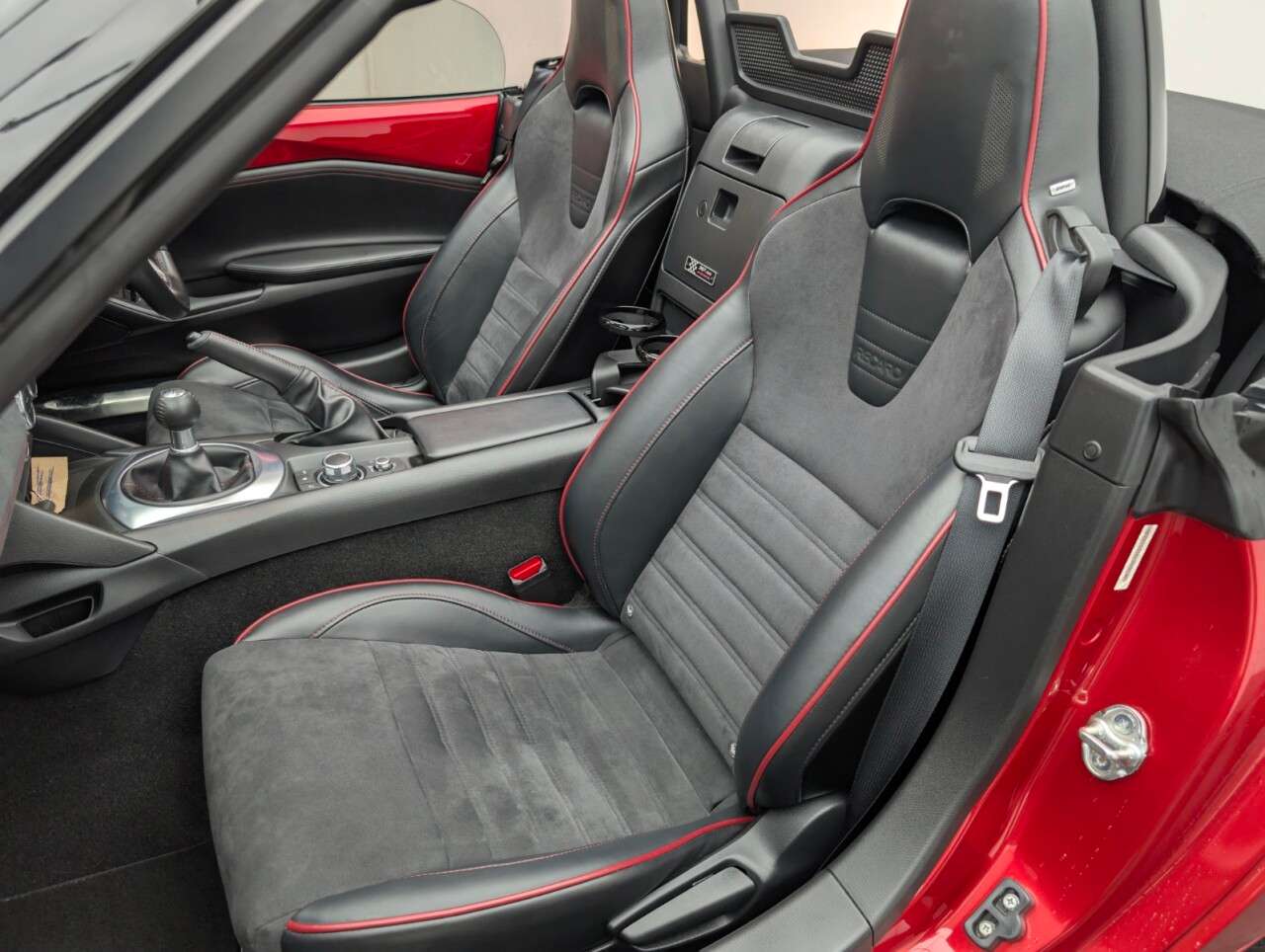 2016 MAZDA MX-5 2016 MAZDA MX-5