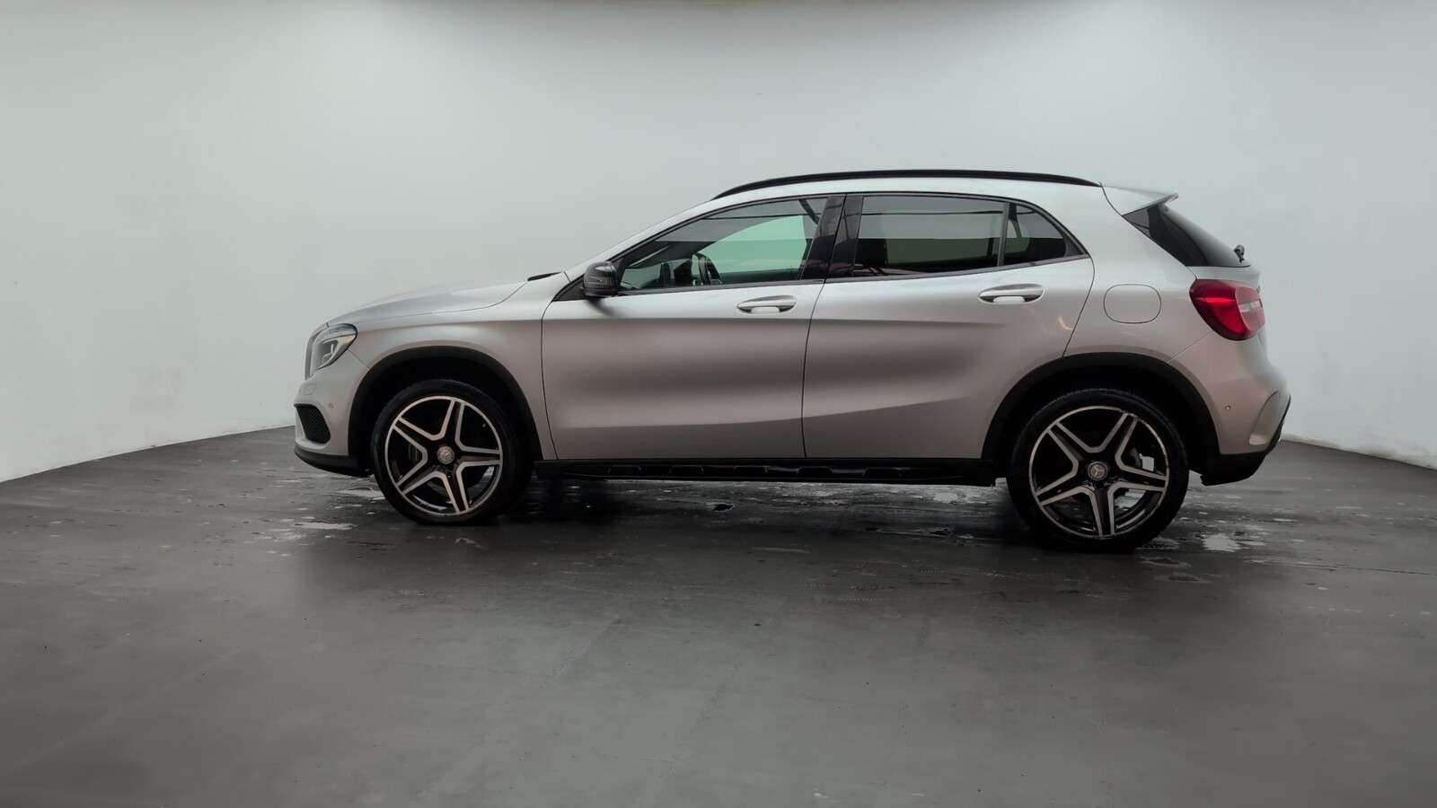 2016 MERCEDES-BENZ 180 2016 MERCEDES-BENZ 180