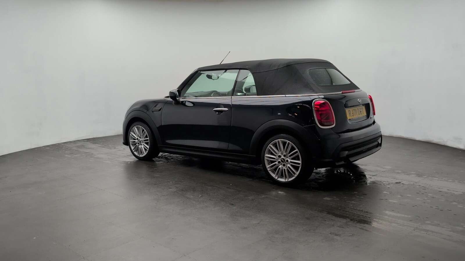 2021 MINI CONVERTIBLE 2021 MINI CONVERTIBLE