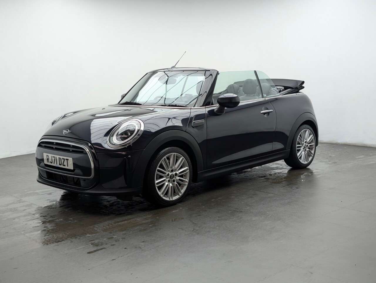 2021 MINI CONVERTIBLE 2021 MINI CONVERTIBLE