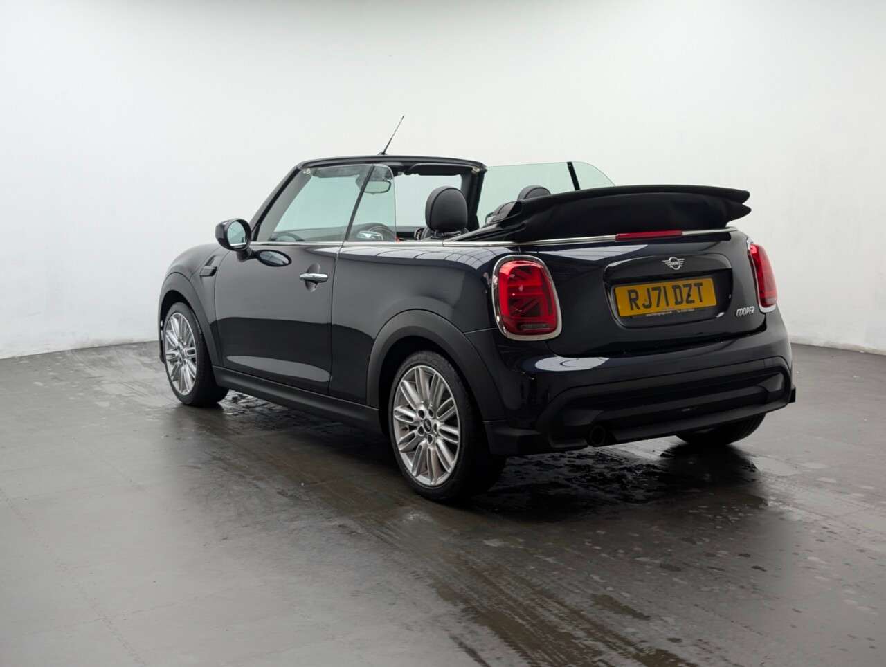 2021 MINI CONVERTIBLE 2021 MINI CONVERTIBLE