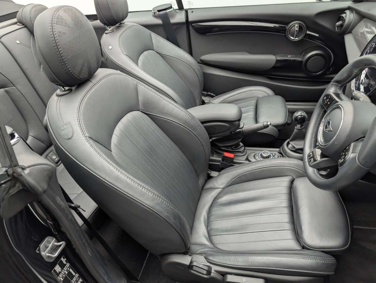 2021 MINI CONVERTIBLE 2021 MINI CONVERTIBLE