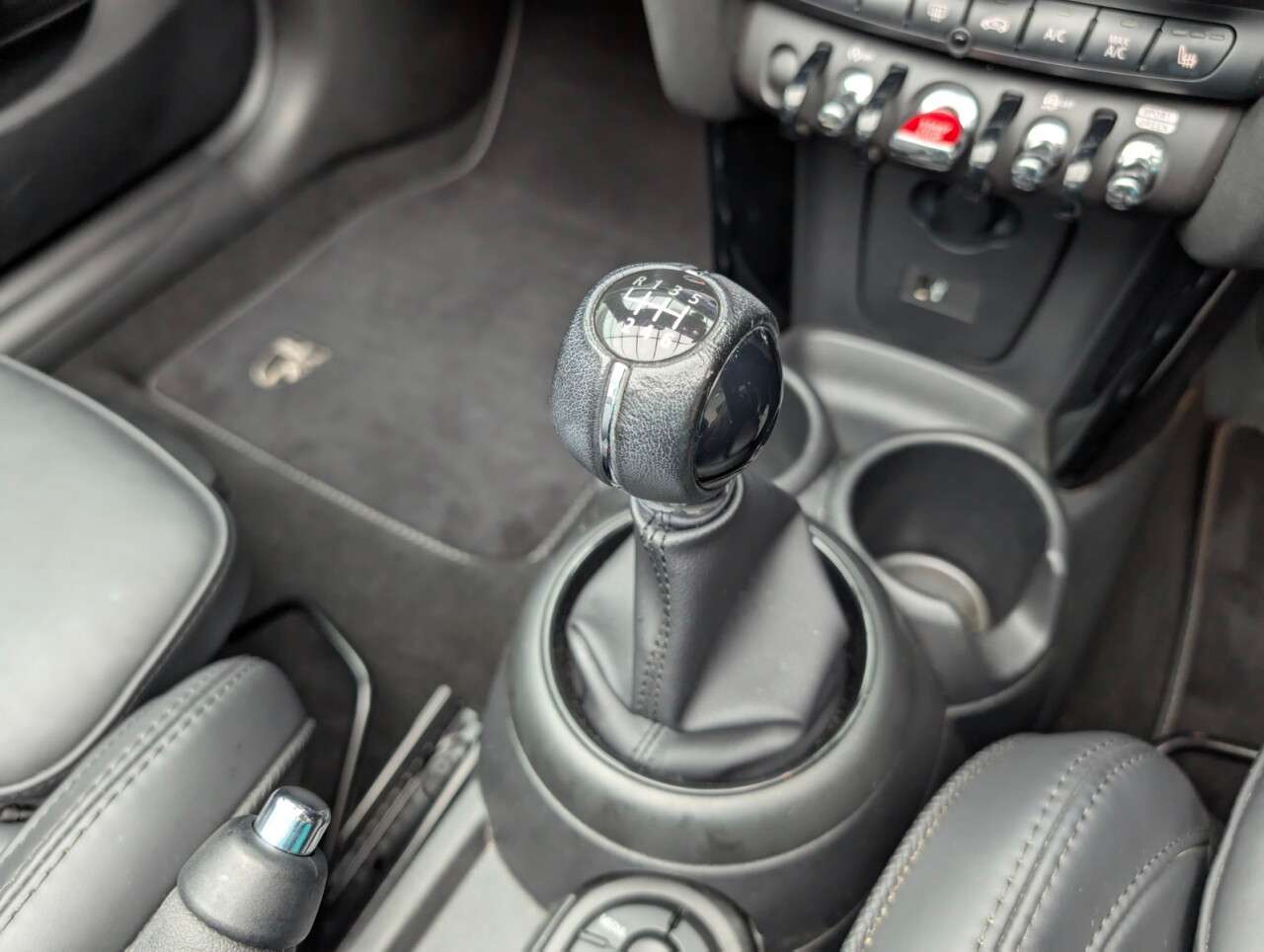 2021 MINI CONVERTIBLE 2021 MINI CONVERTIBLE