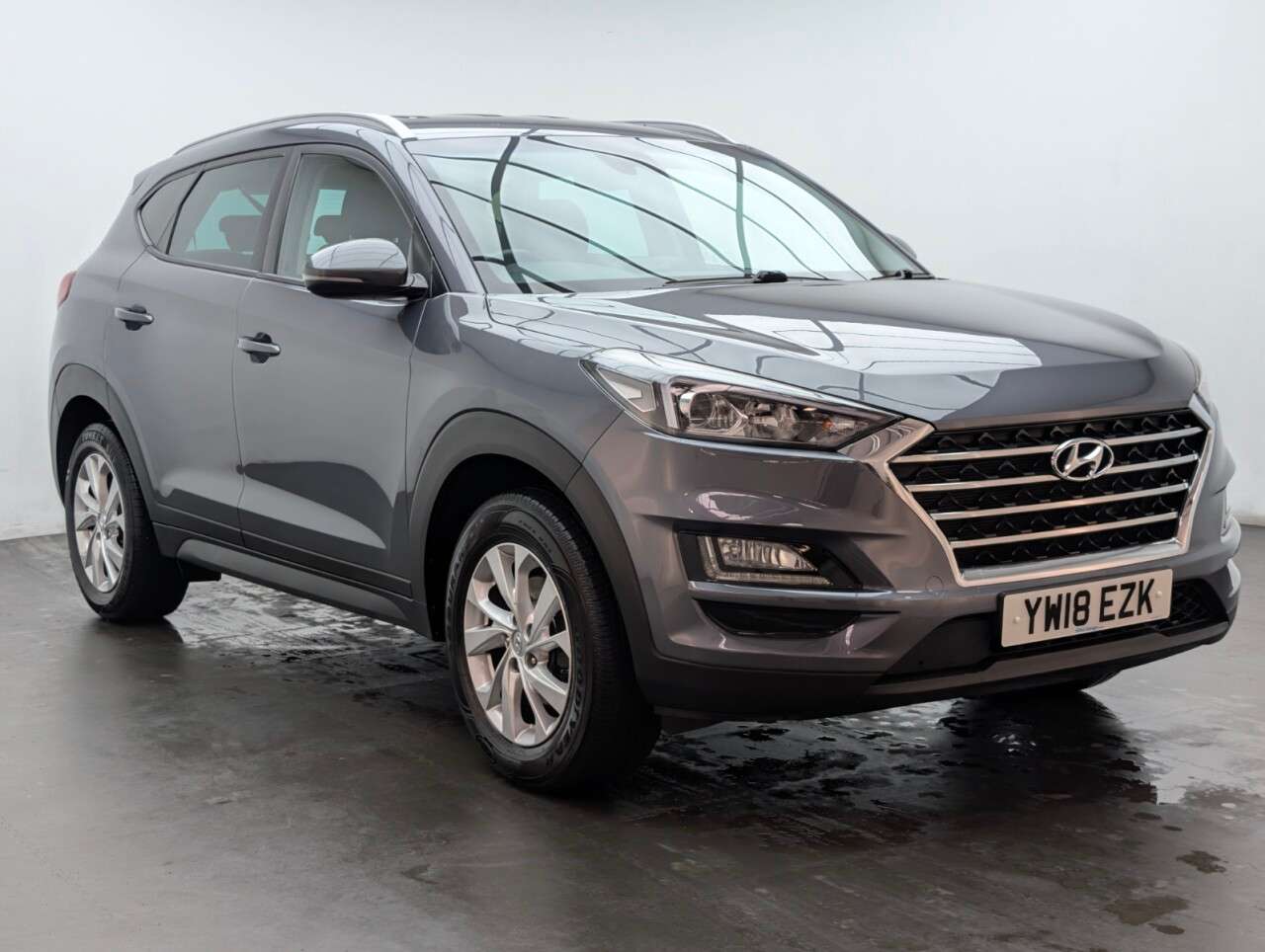 A 2018 HYUNDAI TUCSON 1.6 GDi SE Nav SUV 5dr Petrol Manual Euro 6 (s/s) (132 ps) - PARKING SENSOR A 2018 HYUNDAI TUCSON 1.6 GDi SE Nav SUV 5dr Petrol Manual Euro 6 (s/s) (132 ps) - PARKING SENSOR