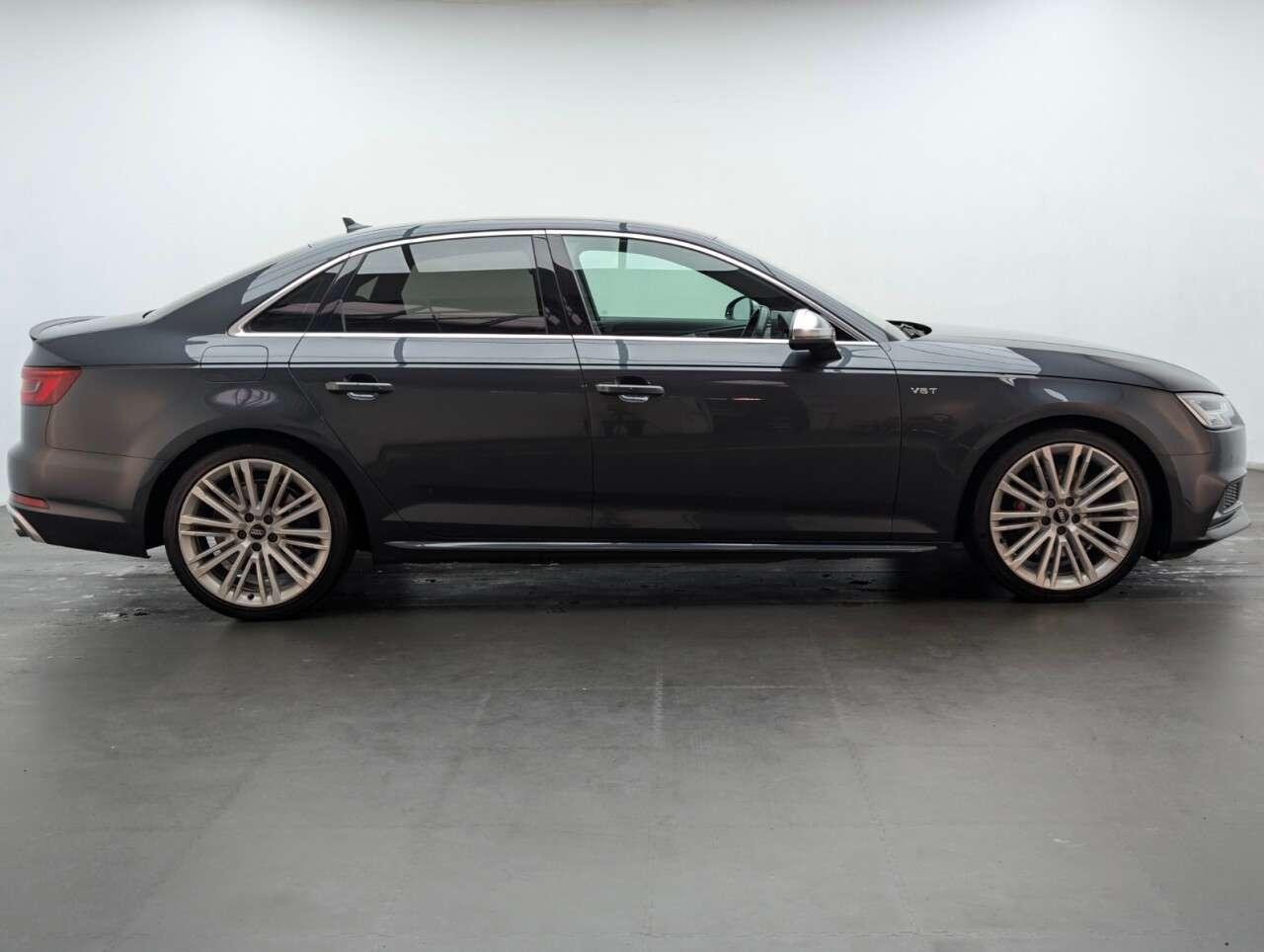 2018 AUDI S4 2018 AUDI S4