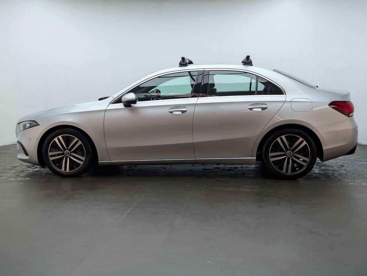 2021 MERCEDES-BENZ A CLASS 2021 MERCEDES-BENZ A CLASS