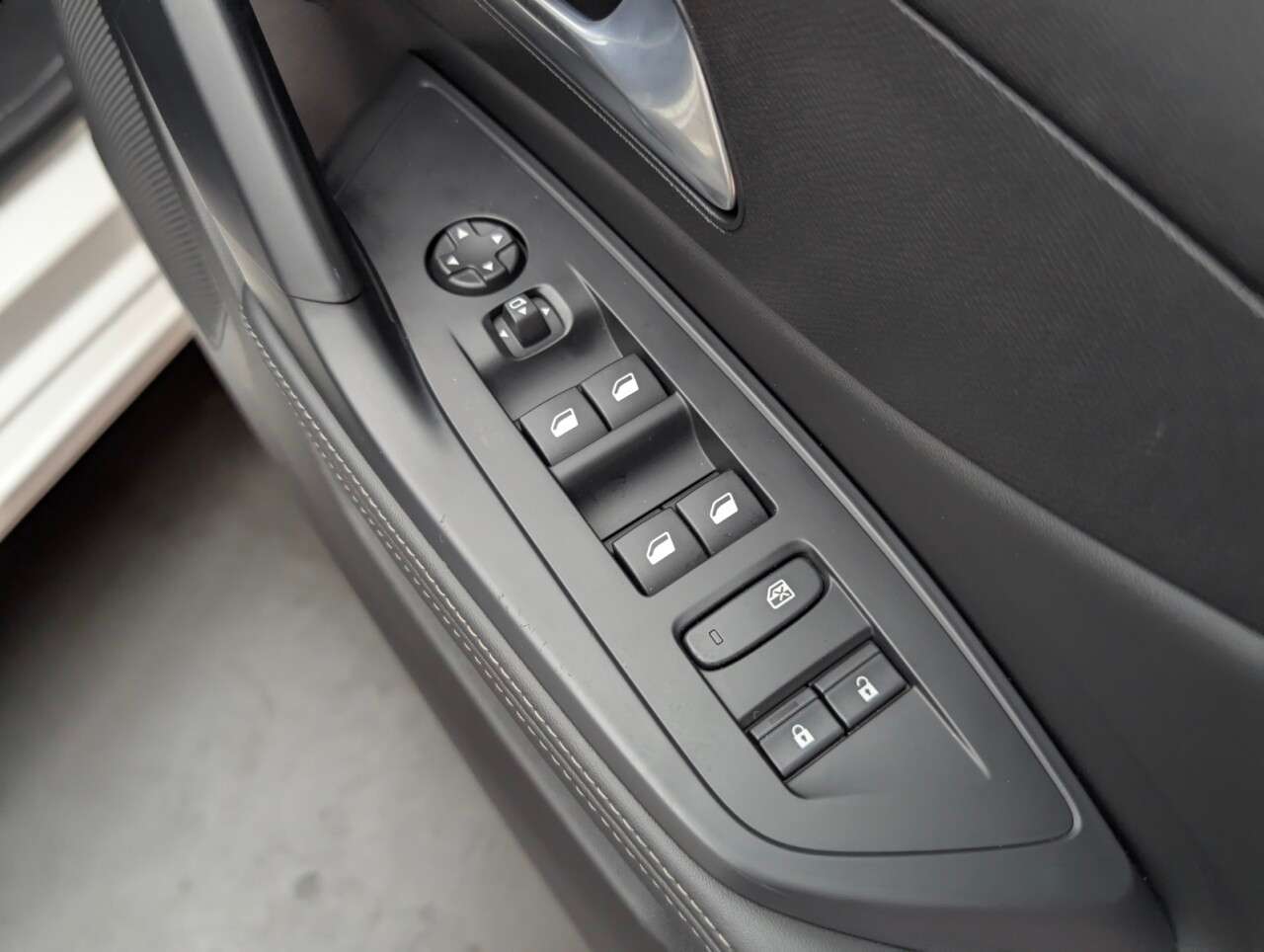 2023 PEUGEOT 308 2023 PEUGEOT 308