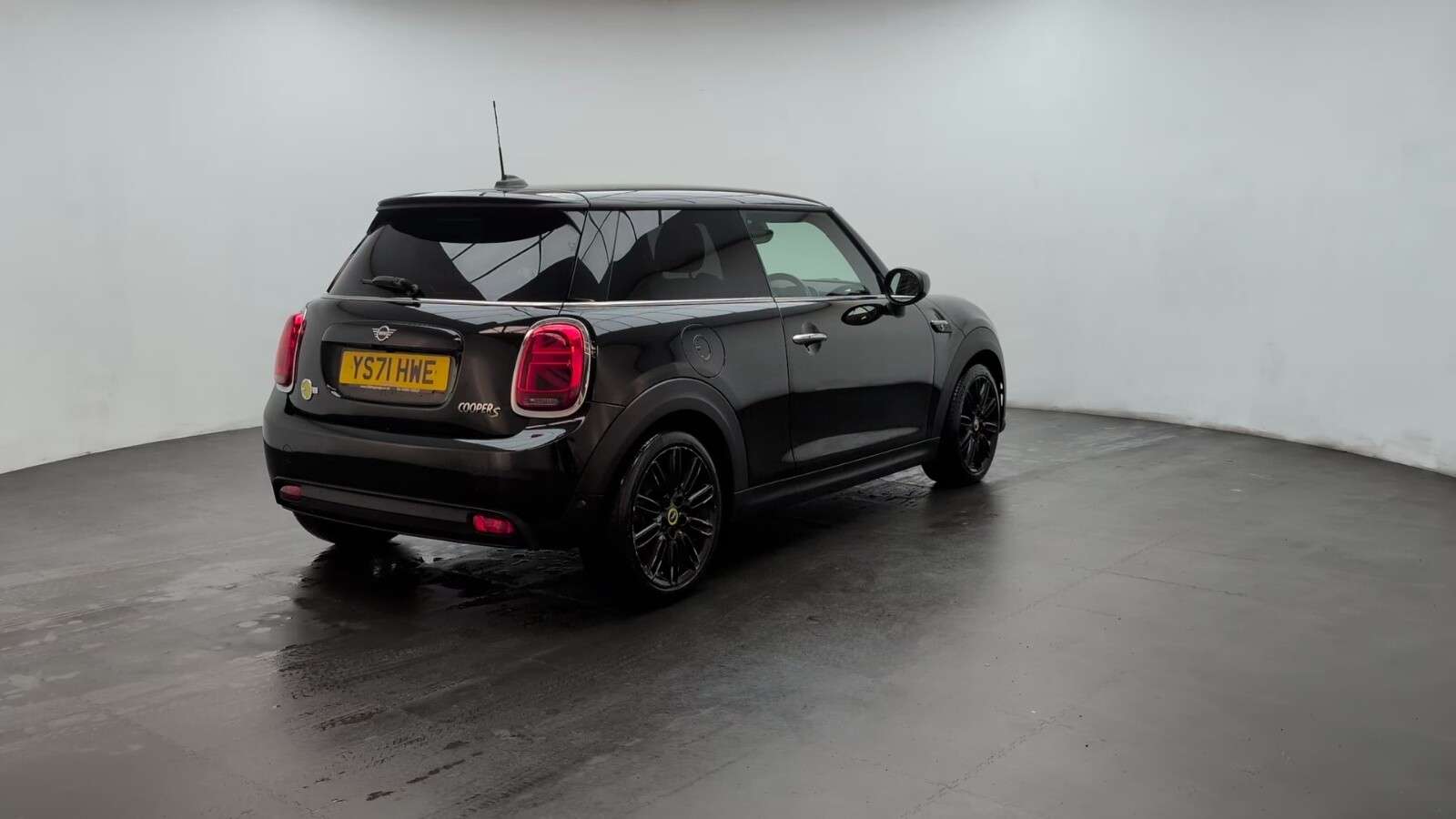 2021 MINI ELECTRIC HATCH 2021 MINI ELECTRIC HATCH