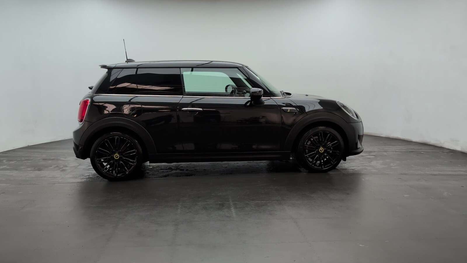 2021 MINI ELECTRIC HATCH 2021 MINI ELECTRIC HATCH