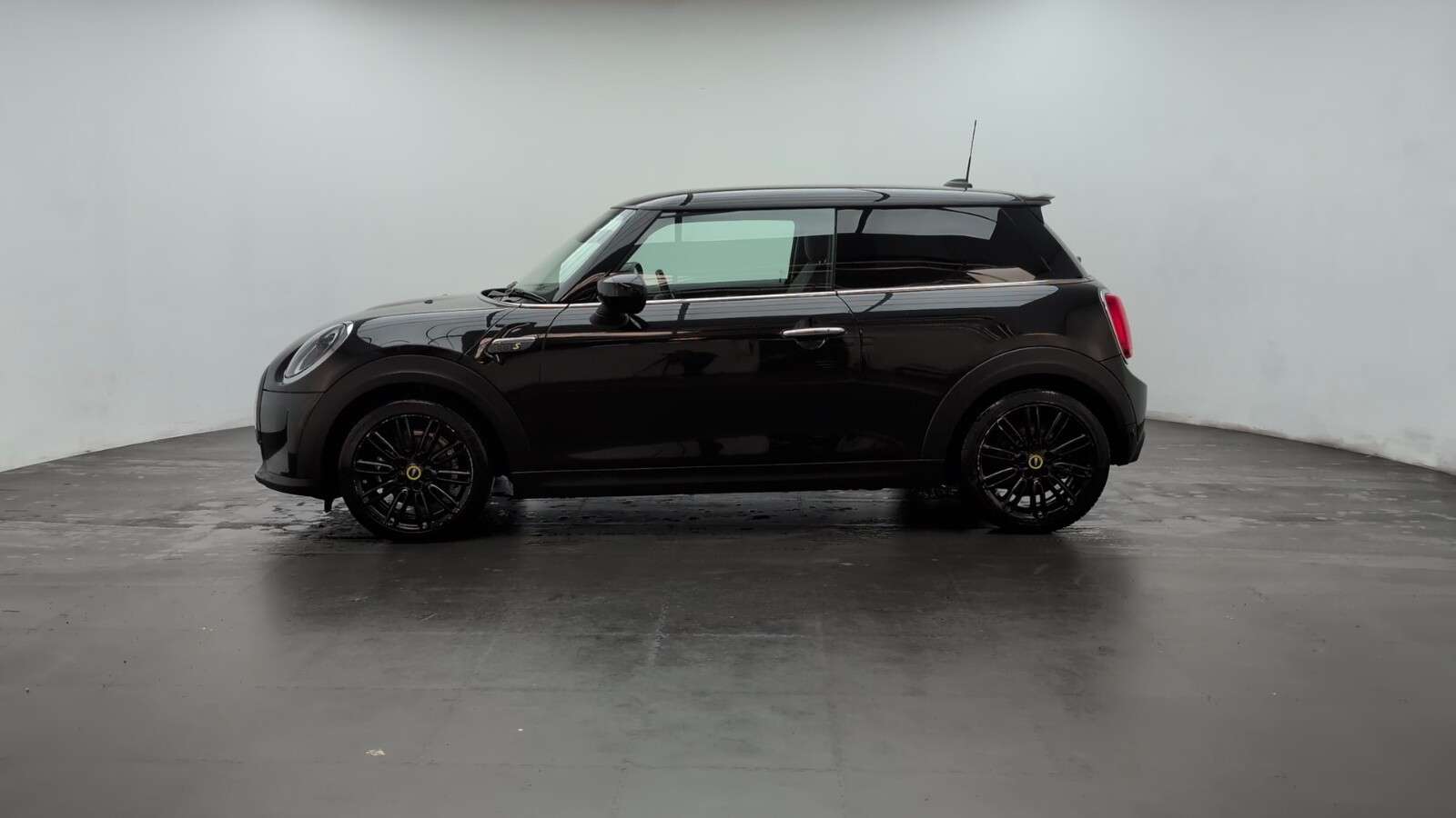 2021 MINI ELECTRIC HATCH 2021 MINI ELECTRIC HATCH