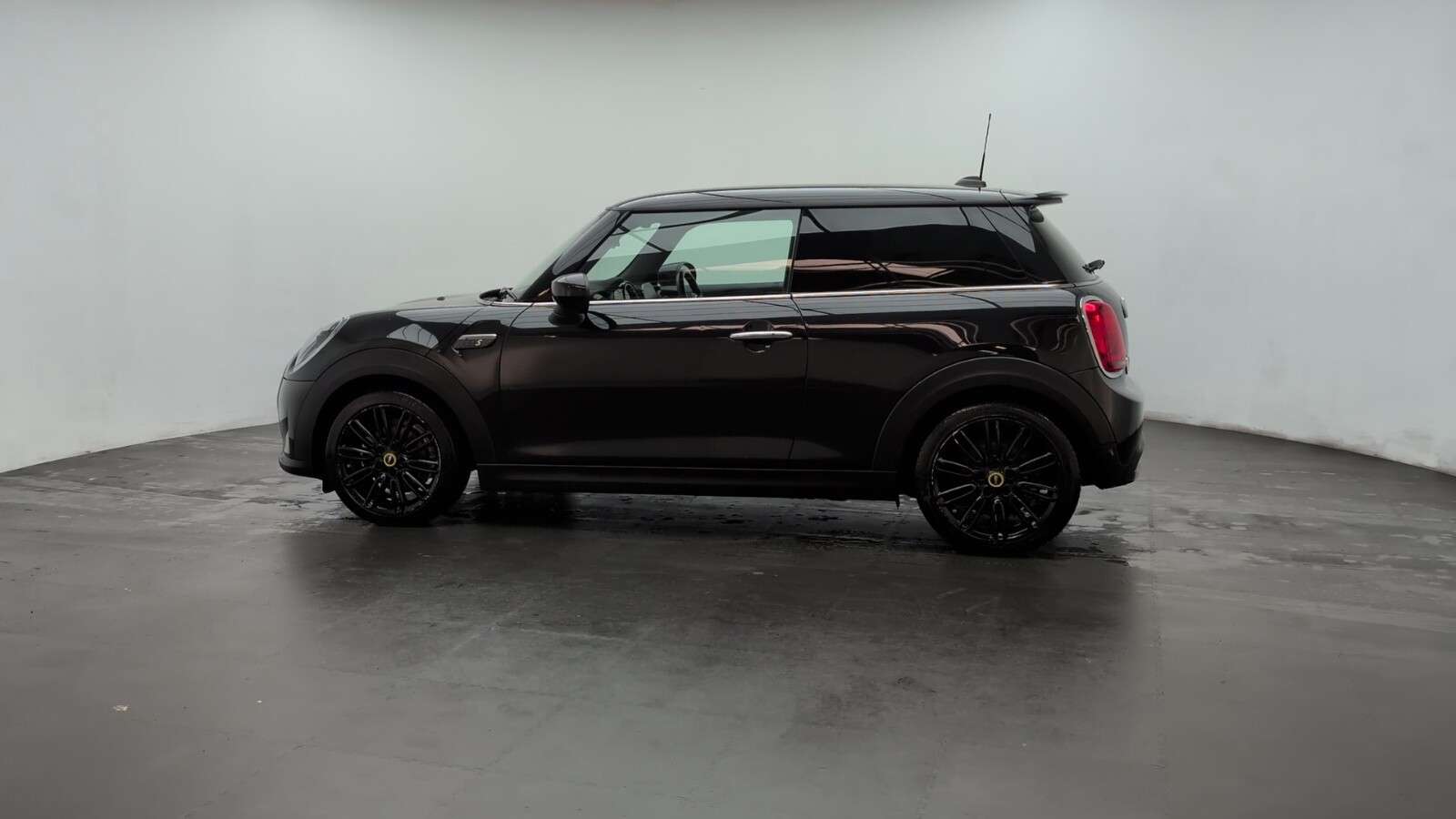 2021 MINI ELECTRIC HATCH 2021 MINI ELECTRIC HATCH