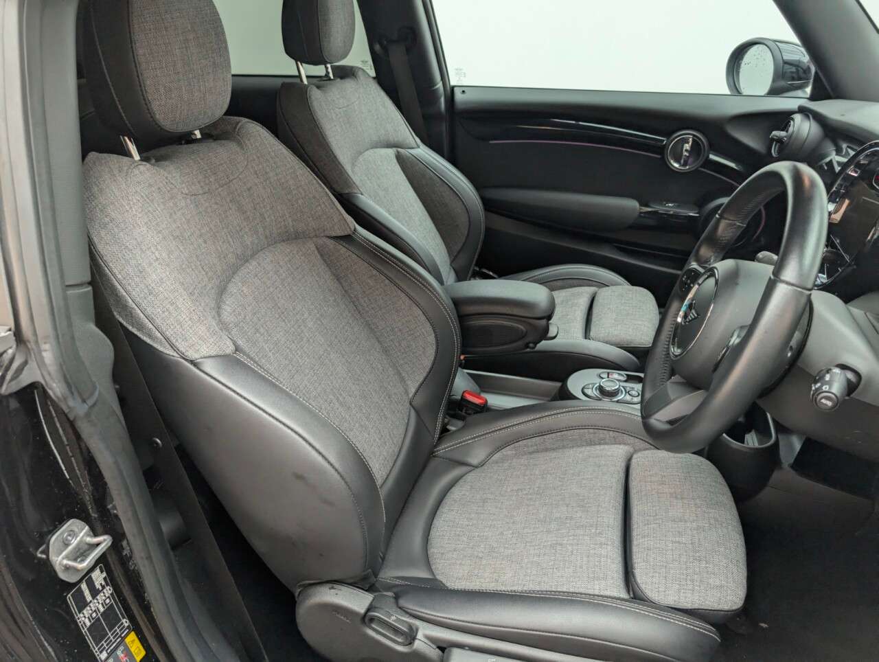 2021 MINI ELECTRIC HATCH 2021 MINI ELECTRIC HATCH