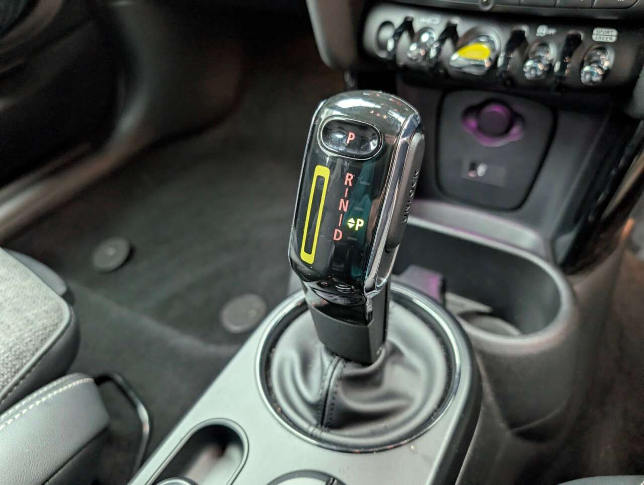 2021 MINI ELECTRIC HATCH 2021 MINI ELECTRIC HATCH