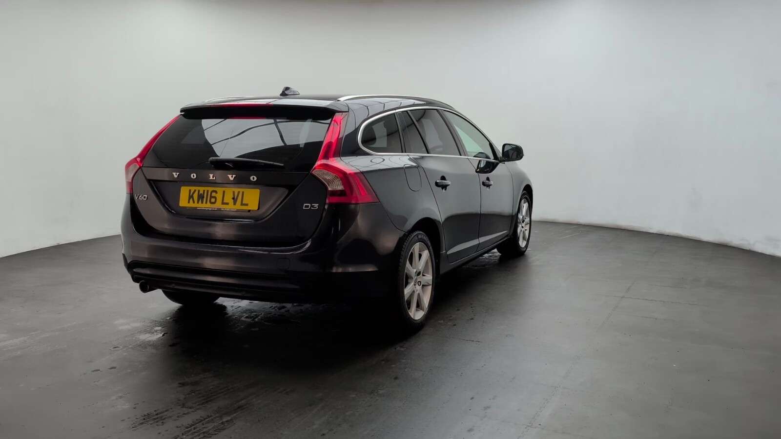 2016 VOLVO V60 2016 VOLVO V60