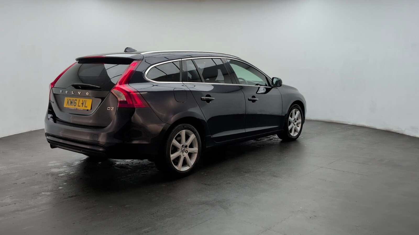 2016 VOLVO V60 2016 VOLVO V60