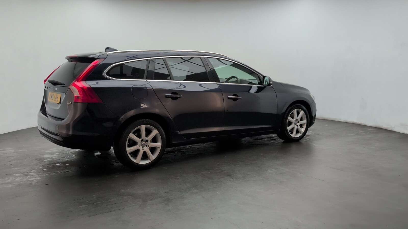 2016 VOLVO V60 2016 VOLVO V60