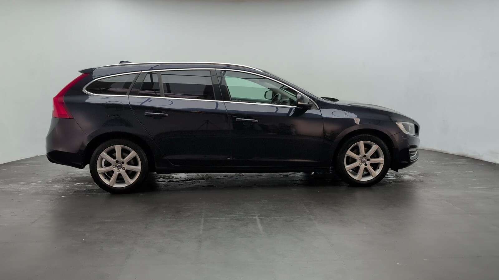 2016 VOLVO V60 2016 VOLVO V60