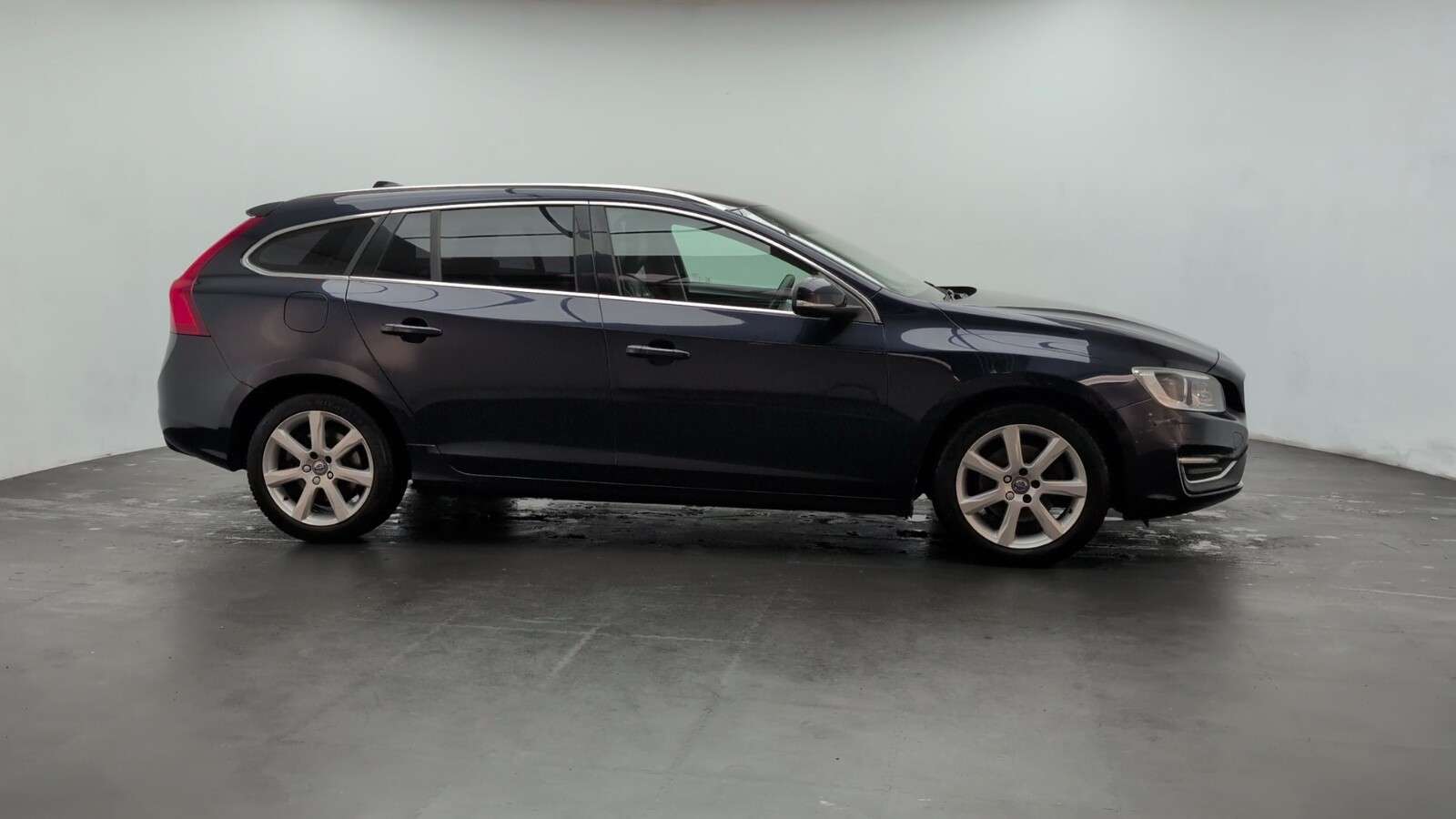 2016 VOLVO V60 2016 VOLVO V60