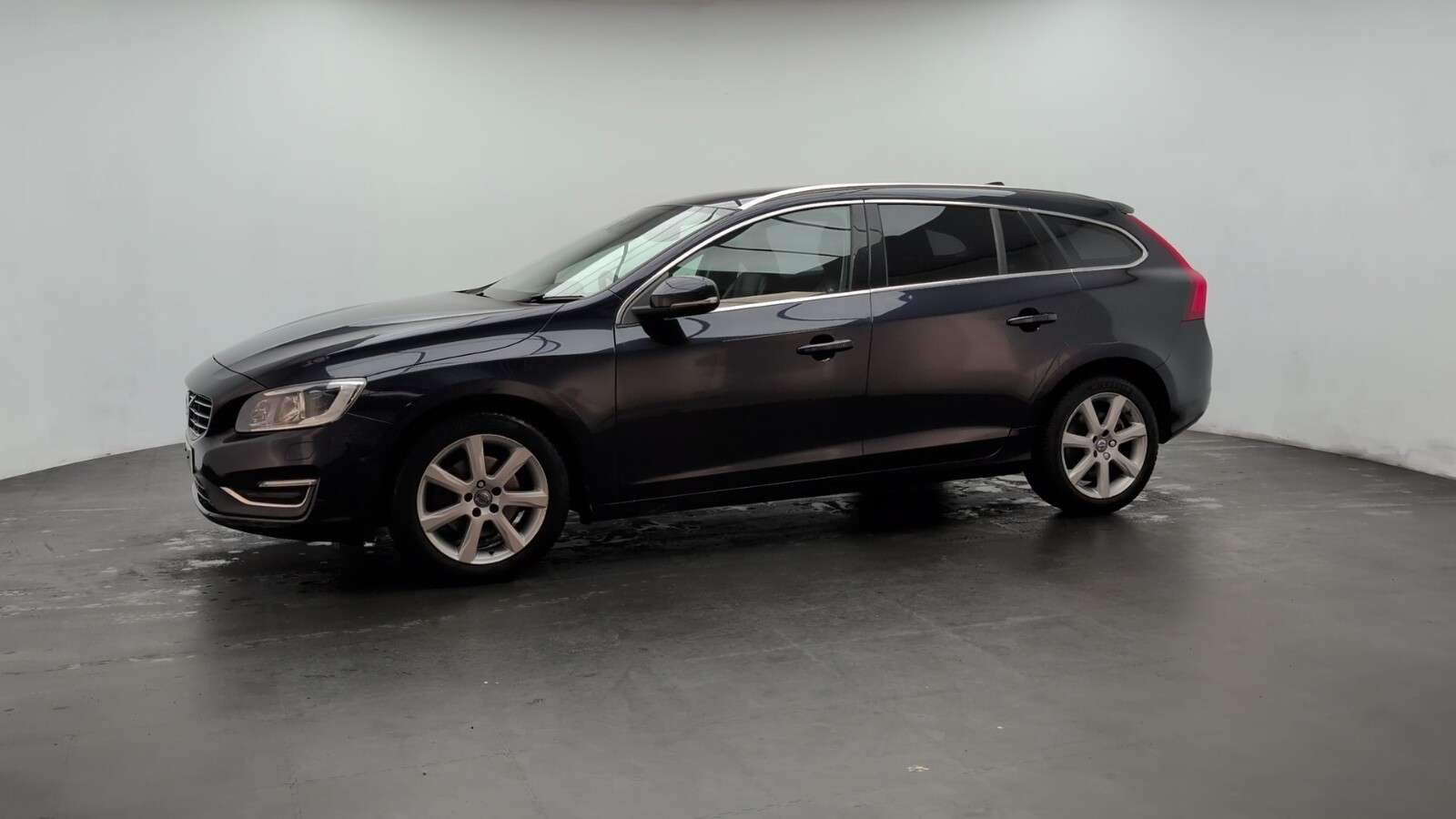 2016 VOLVO V60 2016 VOLVO V60