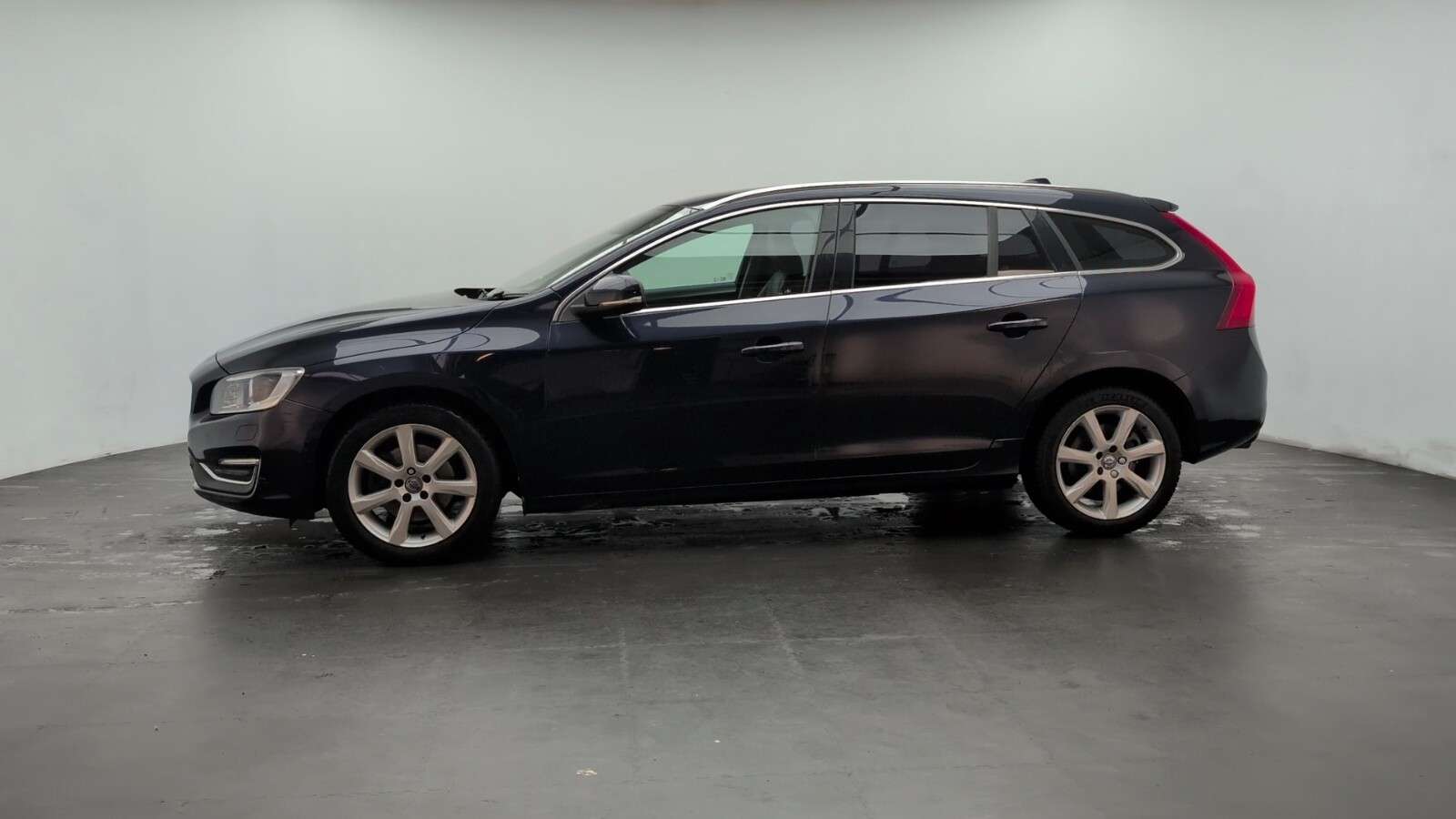 2016 VOLVO V60 2016 VOLVO V60