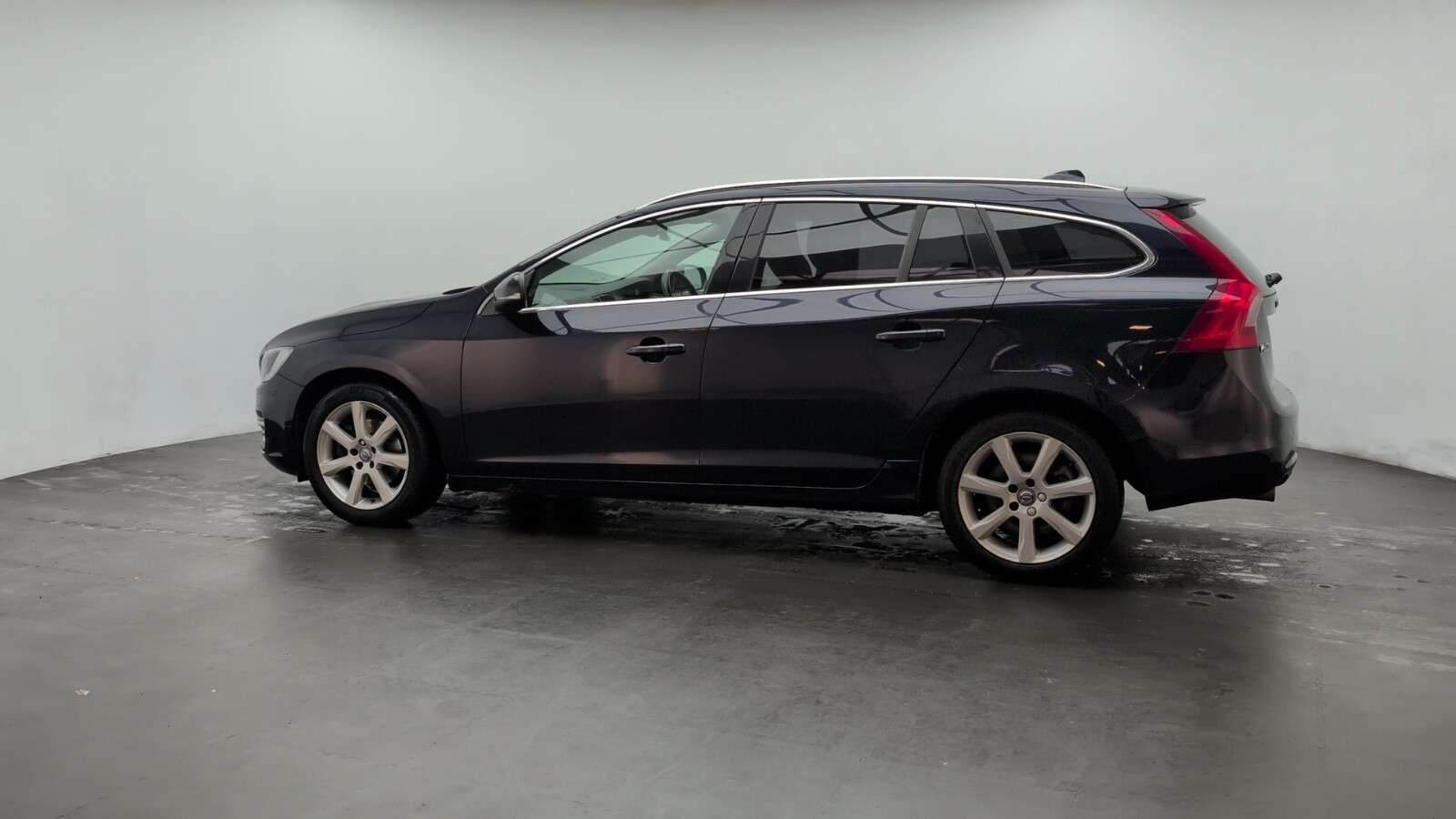 2016 VOLVO V60 2016 VOLVO V60