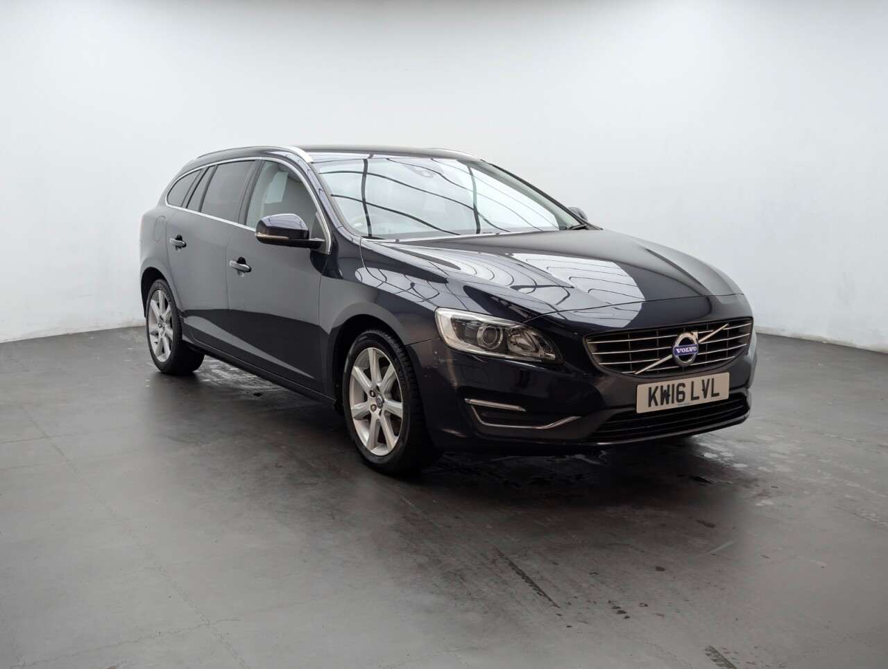 2016 VOLVO V60 2016 VOLVO V60