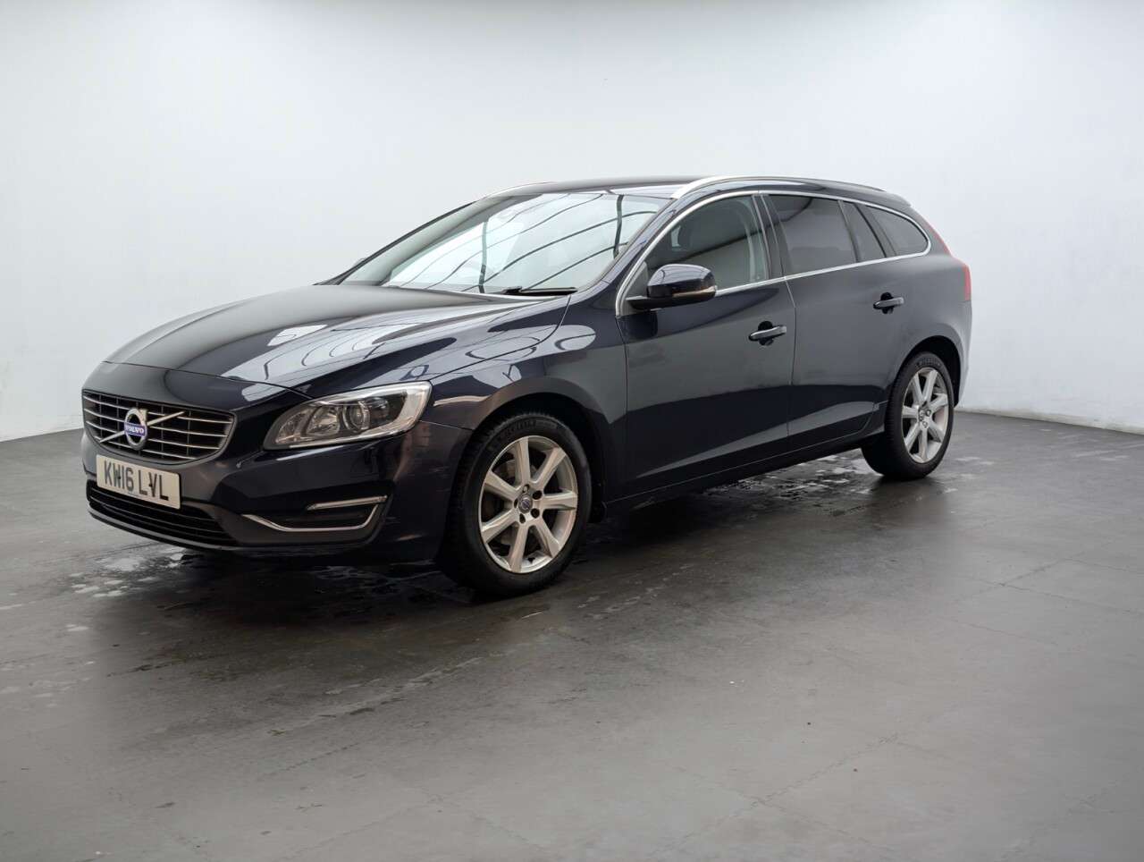 2016 VOLVO V60 2016 VOLVO V60