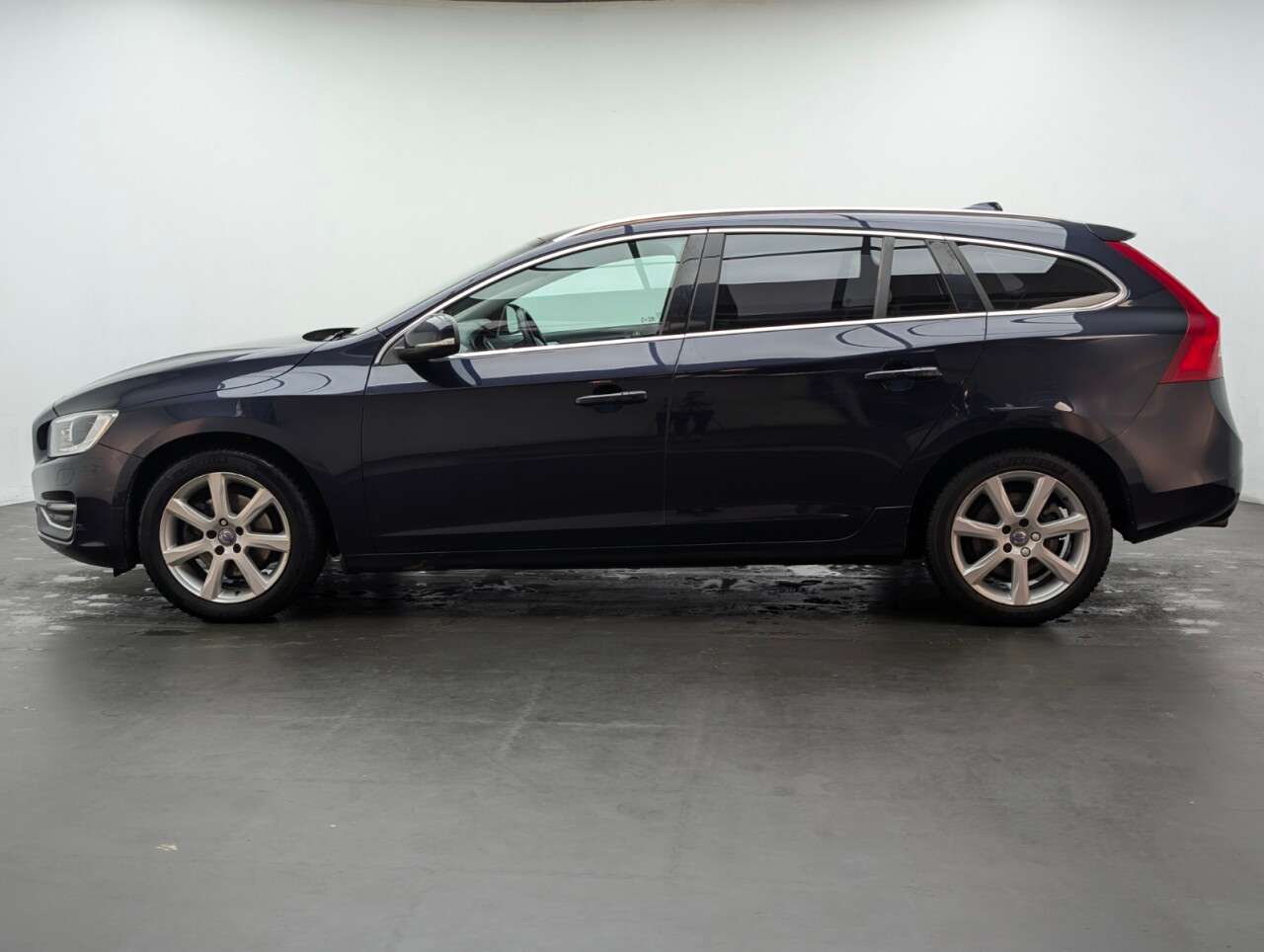 2016 VOLVO V60 2016 VOLVO V60