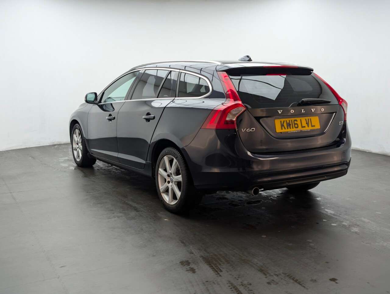 2016 VOLVO V60 2016 VOLVO V60