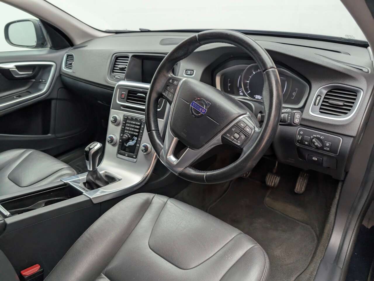 2016 VOLVO V60 2016 VOLVO V60