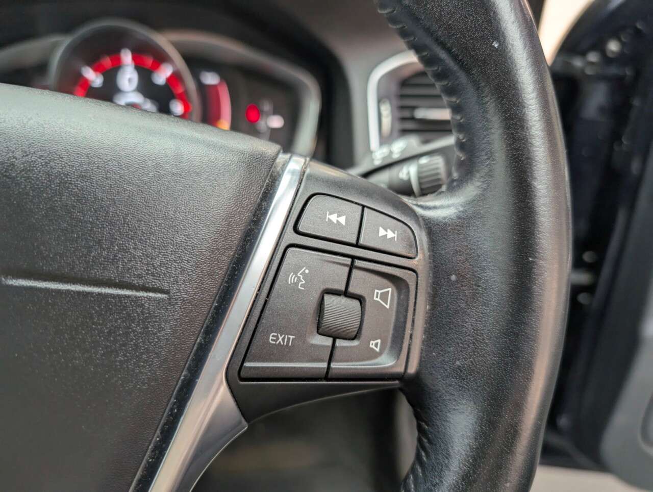 2016 VOLVO V60 2016 VOLVO V60