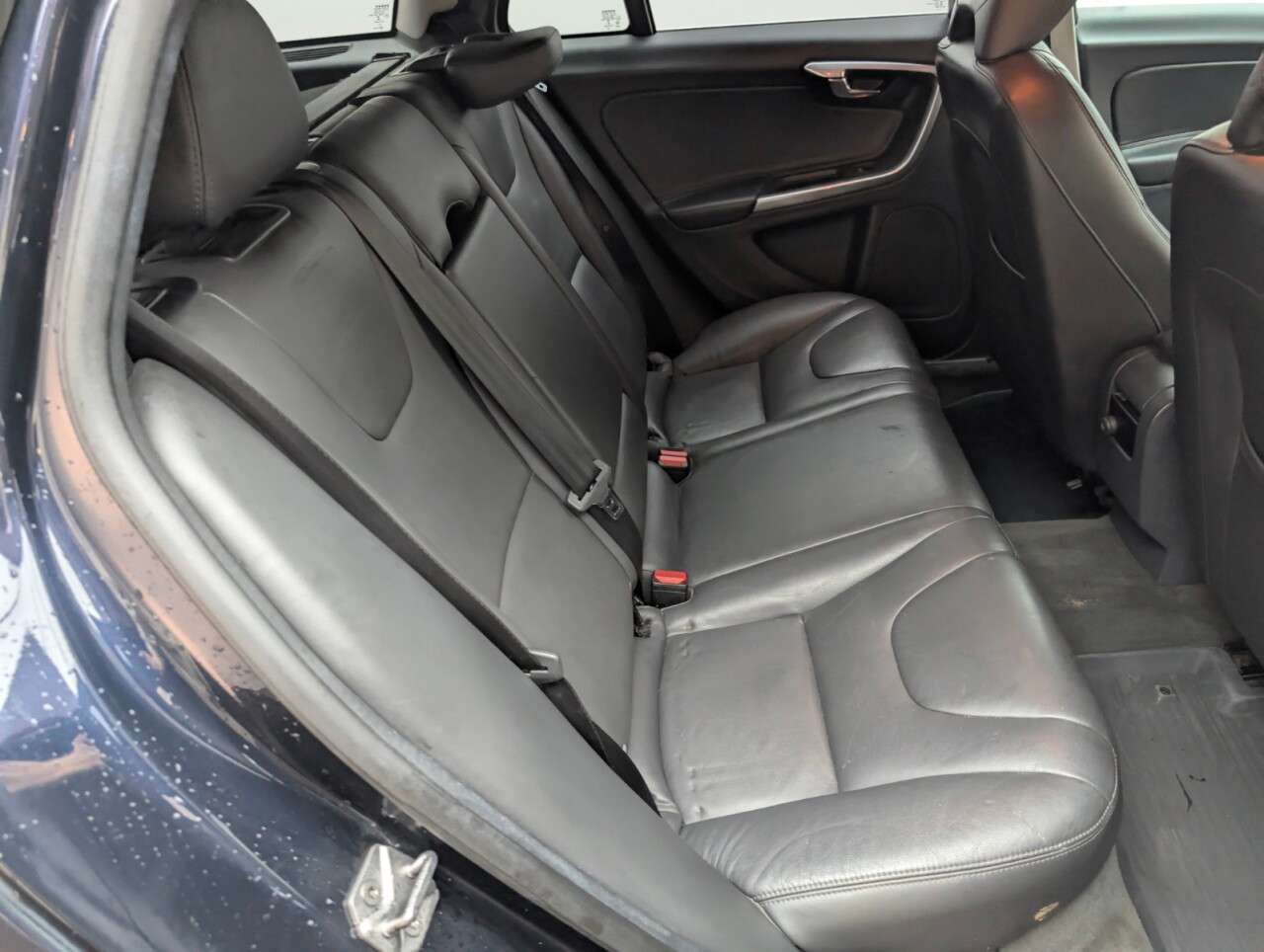 2016 VOLVO V60 2016 VOLVO V60