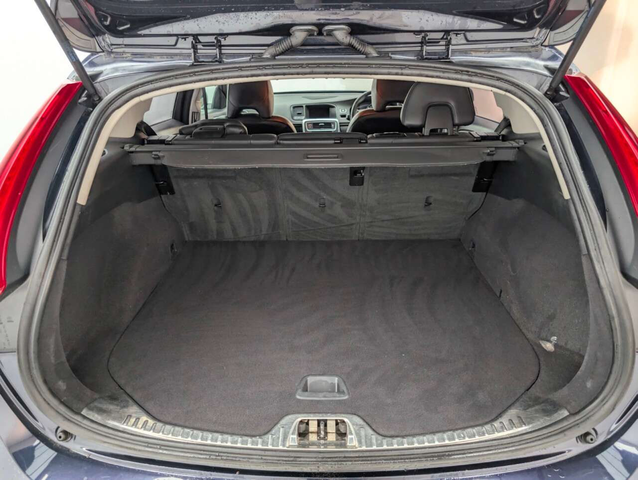 2016 VOLVO V60 2016 VOLVO V60