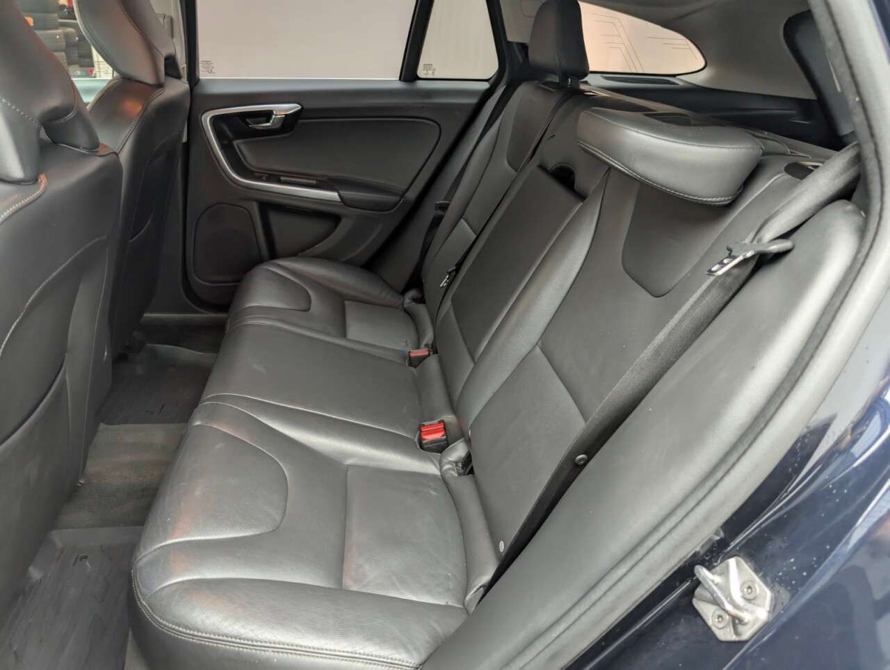 2016 VOLVO V60 2016 VOLVO V60