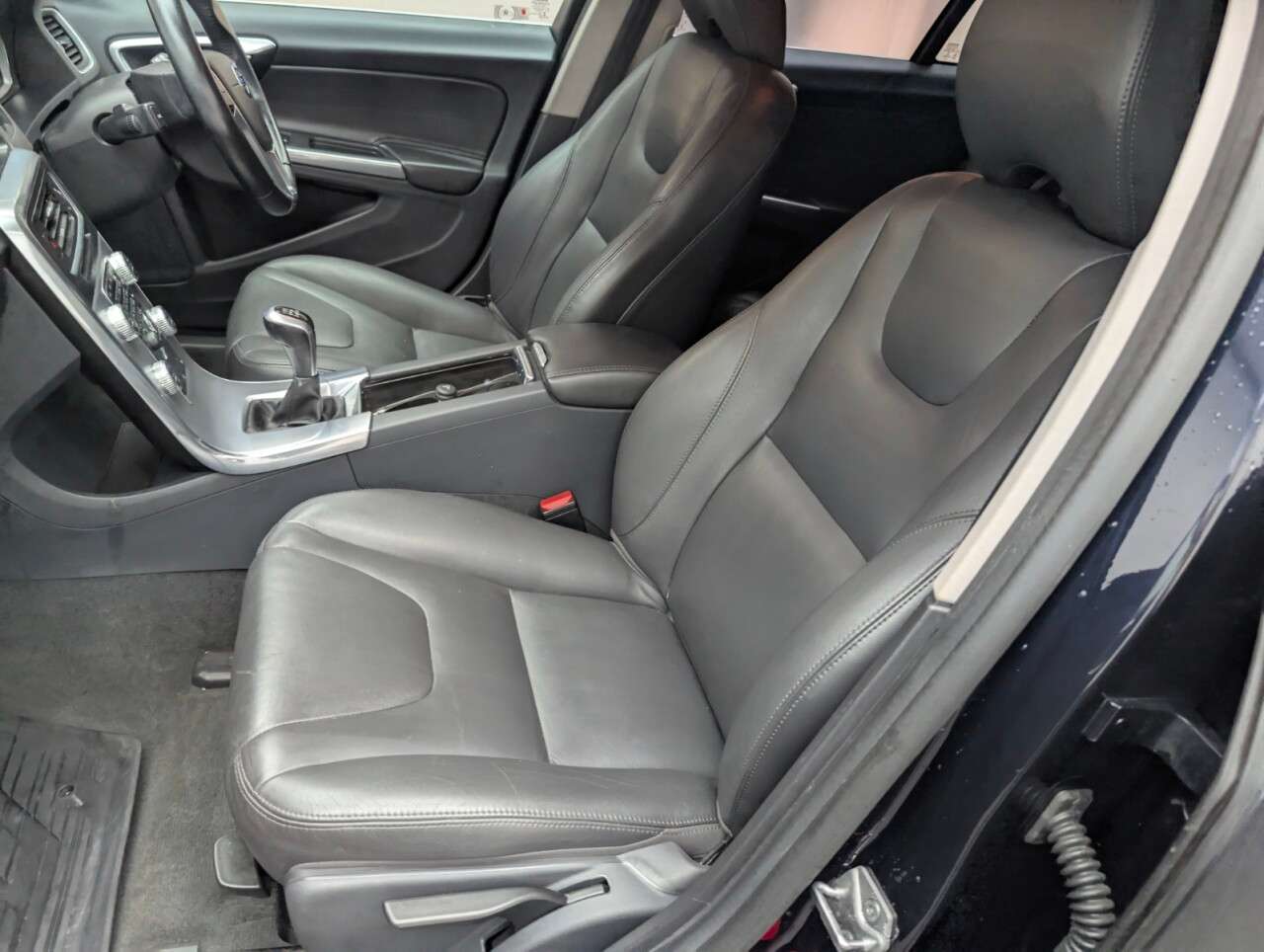 2016 VOLVO V60 2016 VOLVO V60