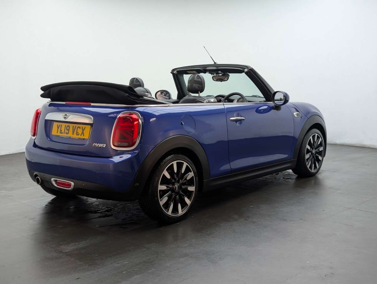 2019 MINI CONVERTIBLE 2019 MINI CONVERTIBLE