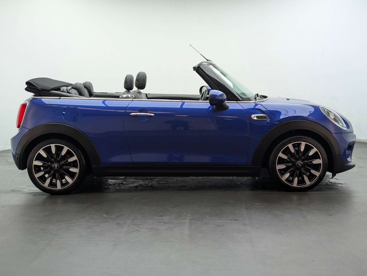 2019 MINI CONVERTIBLE 2019 MINI CONVERTIBLE
