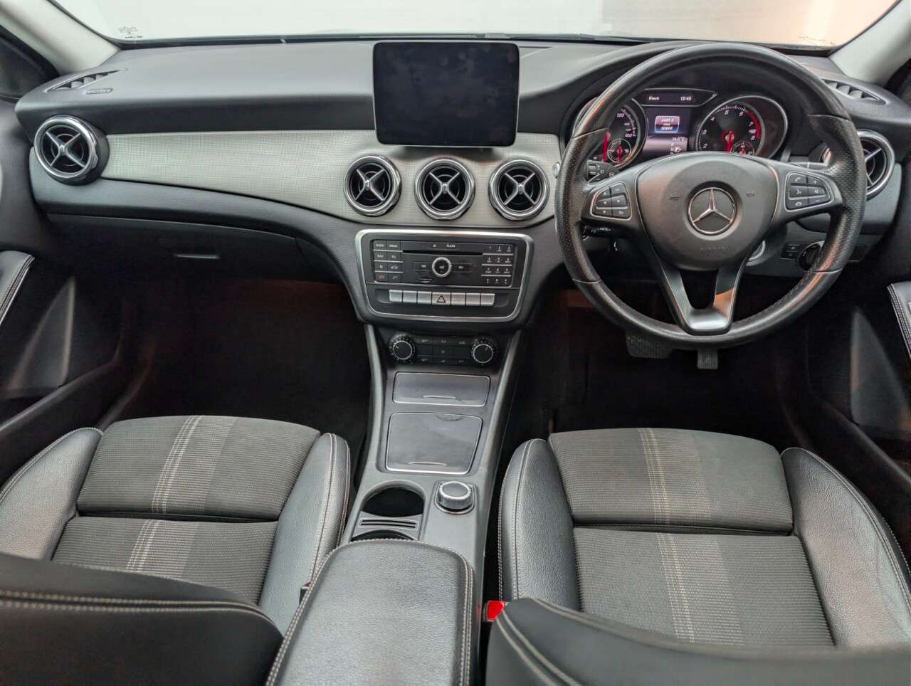 2019 MERCEDES-BENZ 180 2019 MERCEDES-BENZ 180