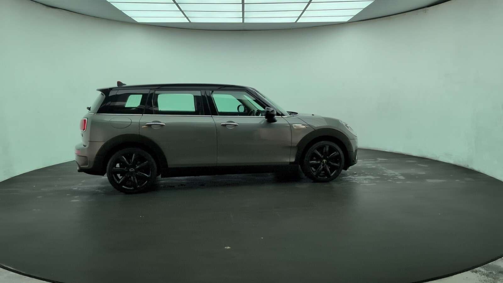 2017 MINI CLUBMAN 2017 MINI CLUBMAN