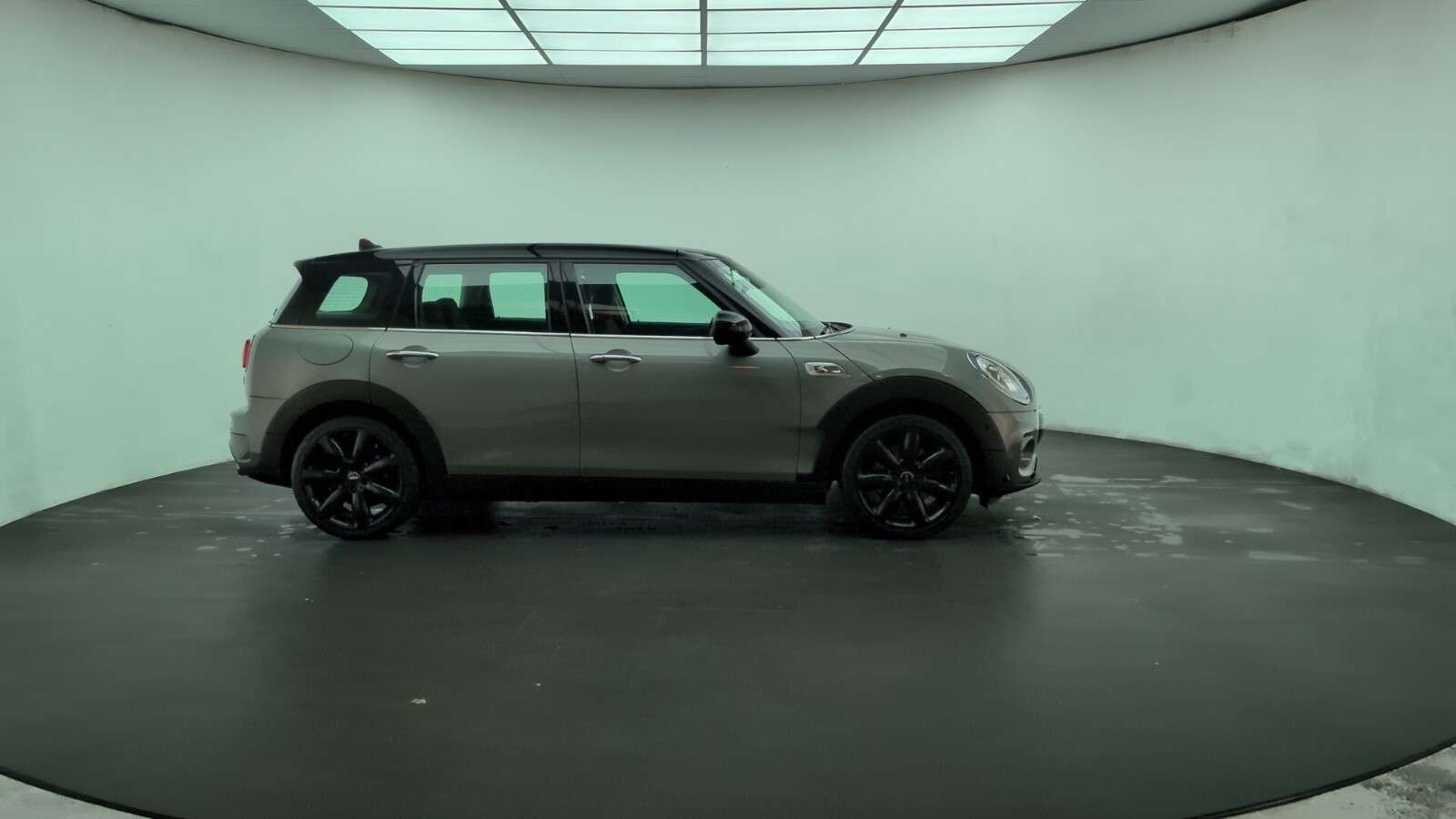 2017 MINI CLUBMAN 2017 MINI CLUBMAN