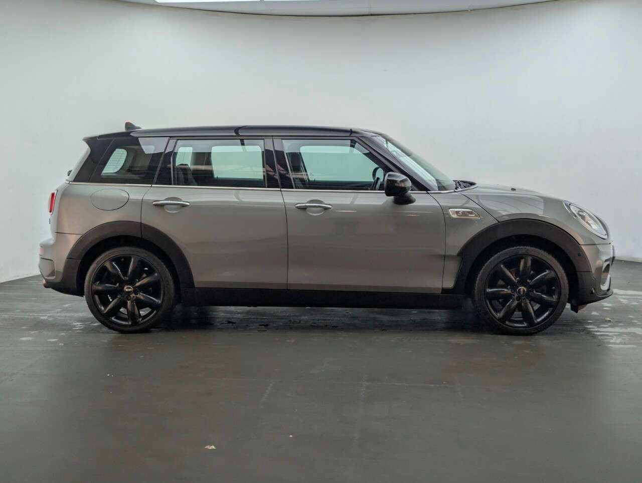 2017 MINI CLUBMAN 2017 MINI CLUBMAN