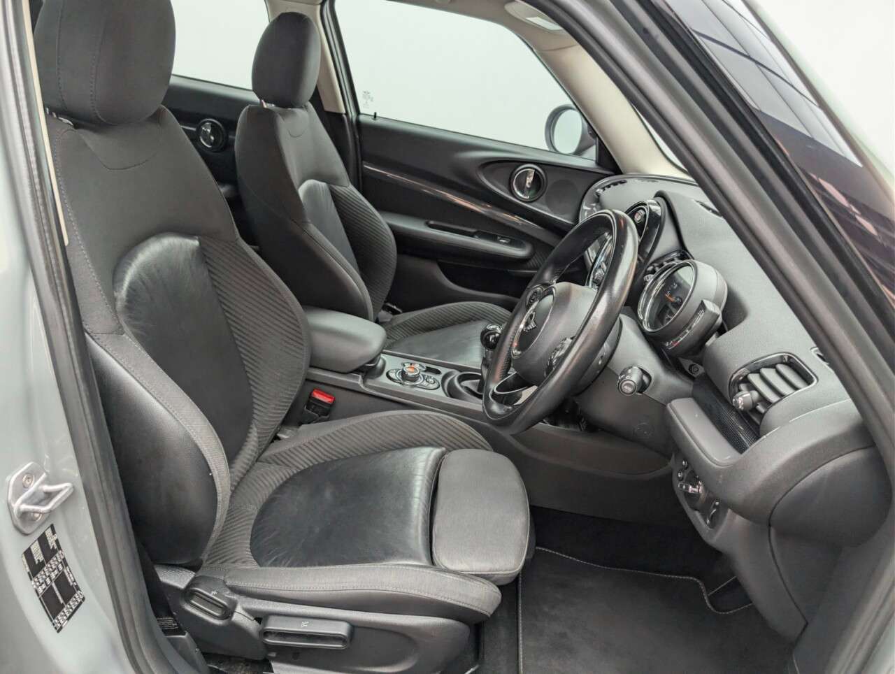 2017 MINI CLUBMAN 2017 MINI CLUBMAN