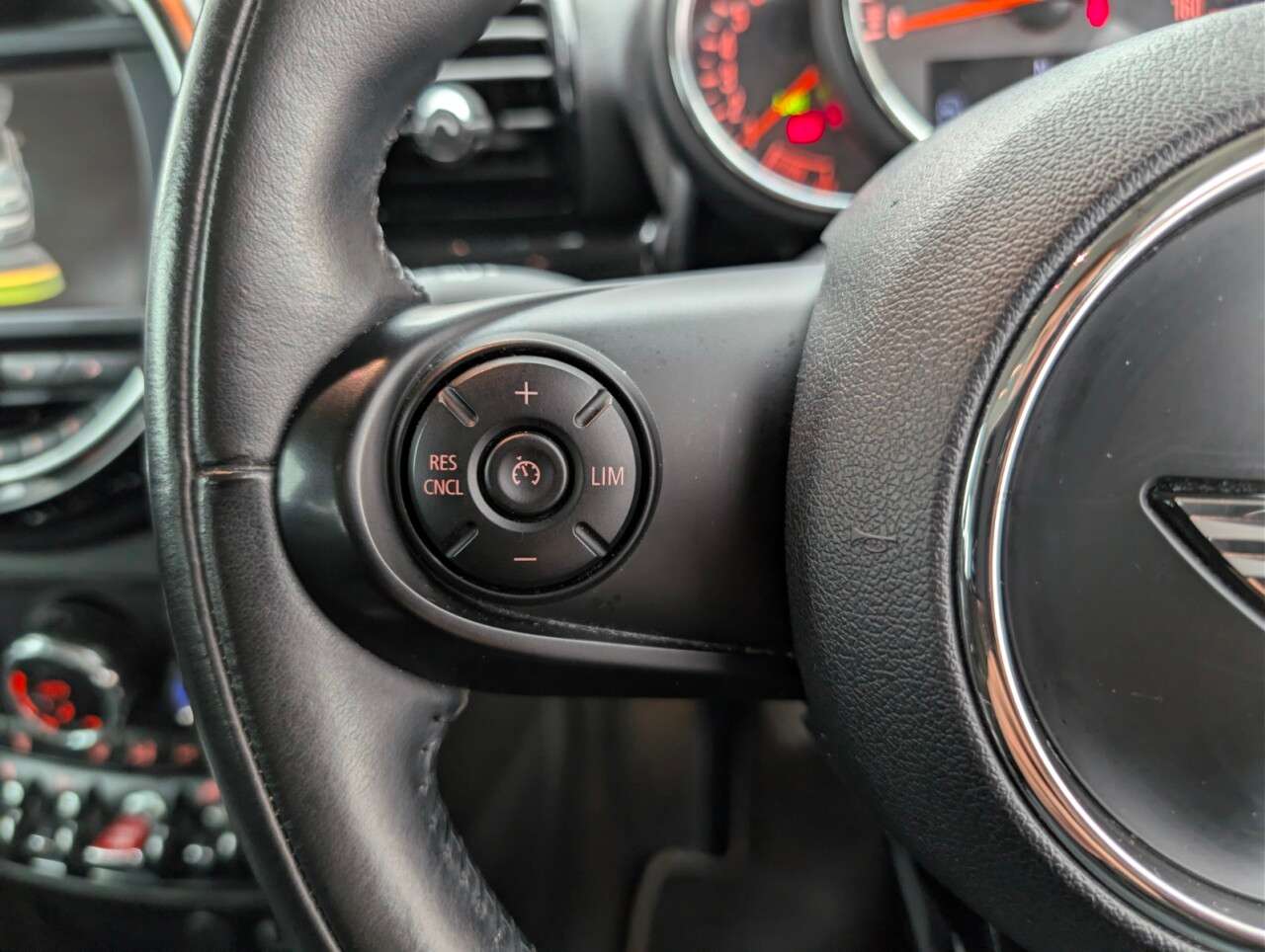 2017 MINI CLUBMAN 2017 MINI CLUBMAN