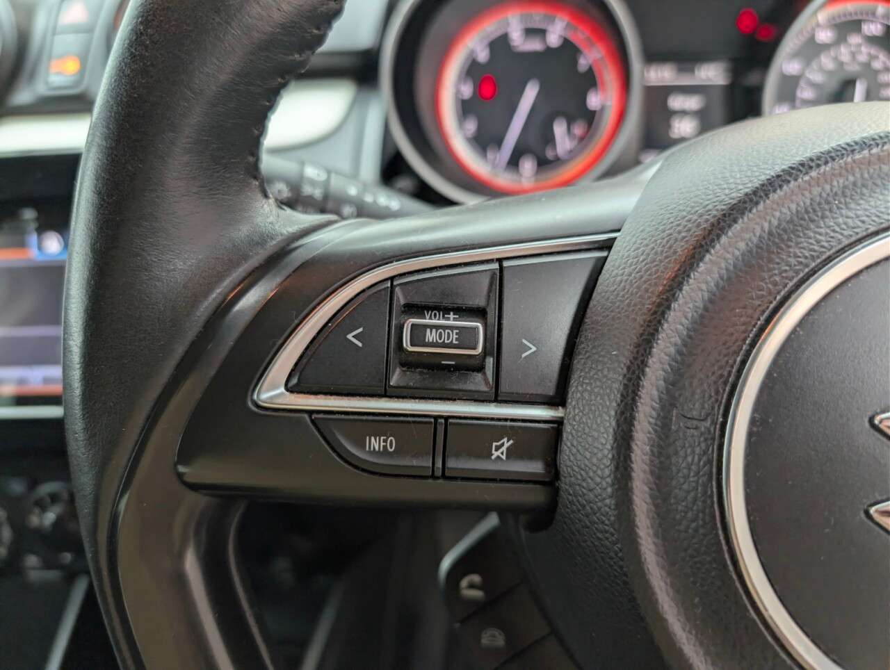 2020 SUZUKI SWIFT 2020 SUZUKI SWIFT