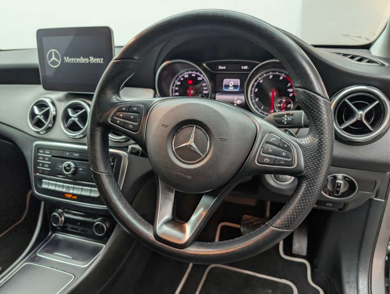 2019 MERCEDES-BENZ 180 2019 MERCEDES-BENZ 180