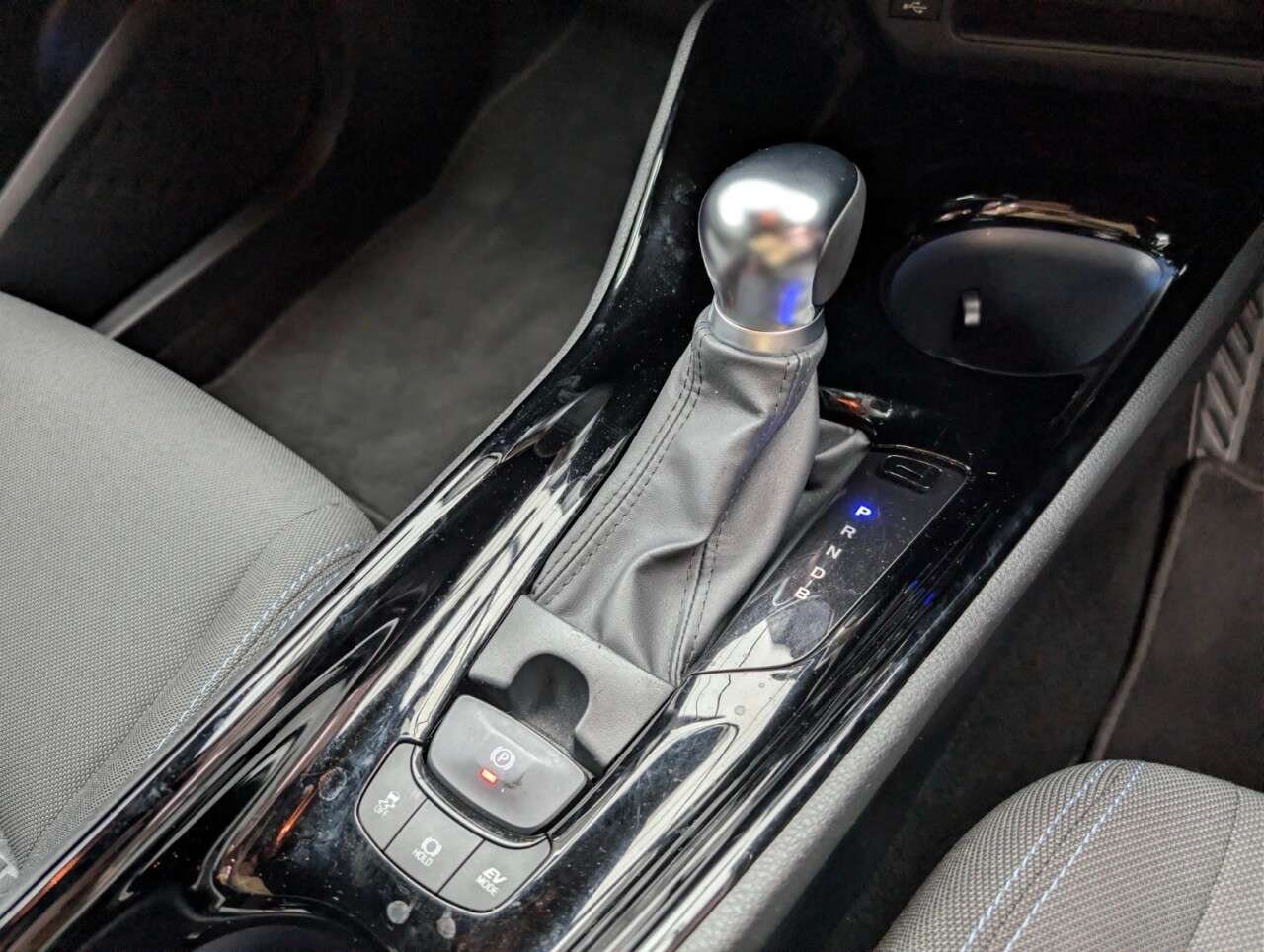 2020 TOYOTA C-HR 2020 TOYOTA C-HR