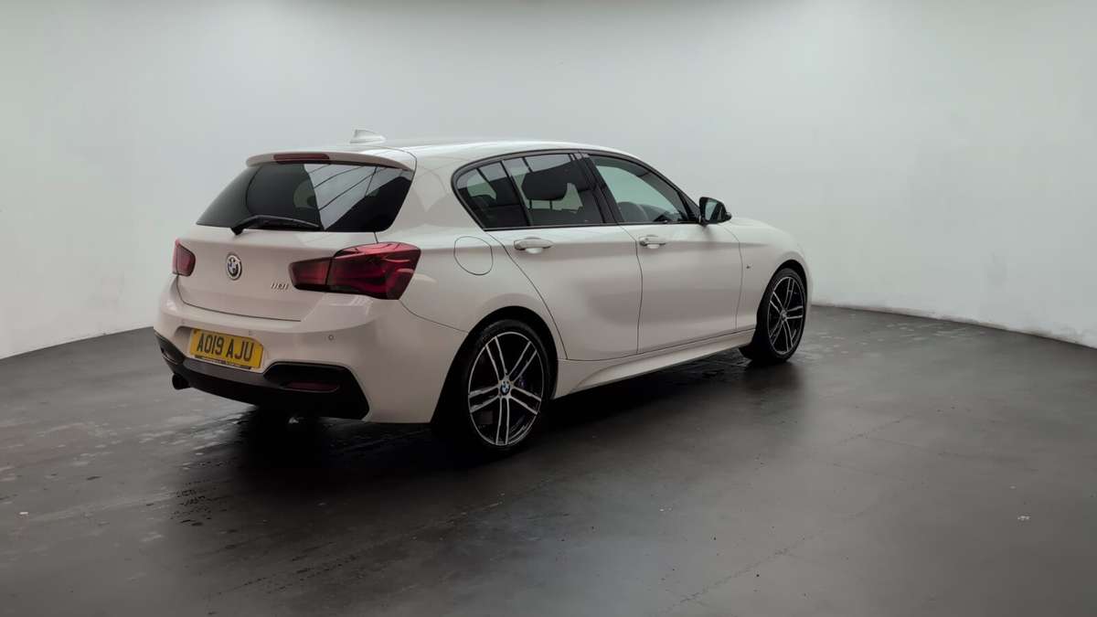 Check out this BMW 1 Series 2019 Petrol Manual